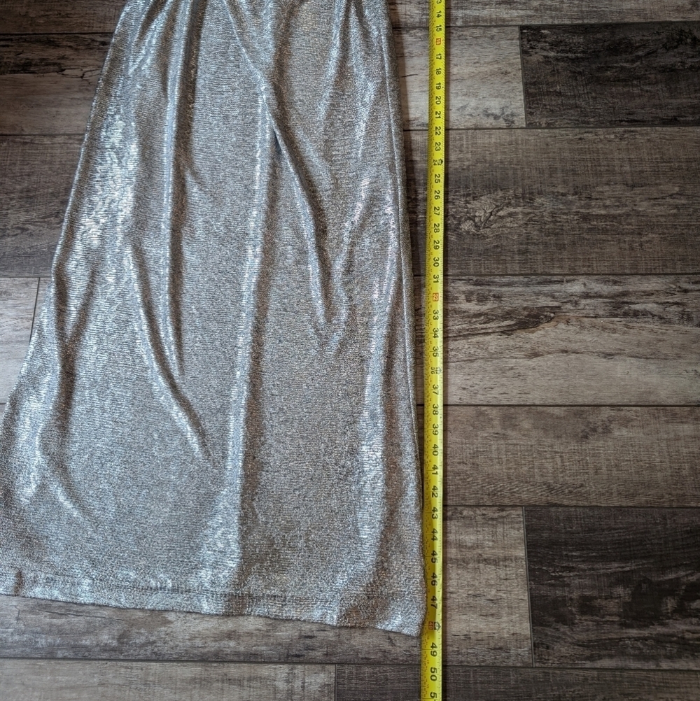 Lauren Ralph Lauren Metalic Silver Evening Gown Size 2. - Picture 13 of 14